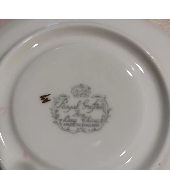 Royal Grafton England Bone China Tea Cup And Saucer Set Pink Colored all Floral - Picture 5 of 7